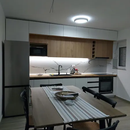 Apartament Titi Szkodra